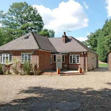 The Caduceus- Residence Chertsey Dış mekan fotoğraf