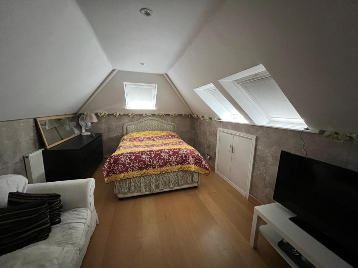The Caduceus- Residence Chertsey Dış mekan fotoğraf