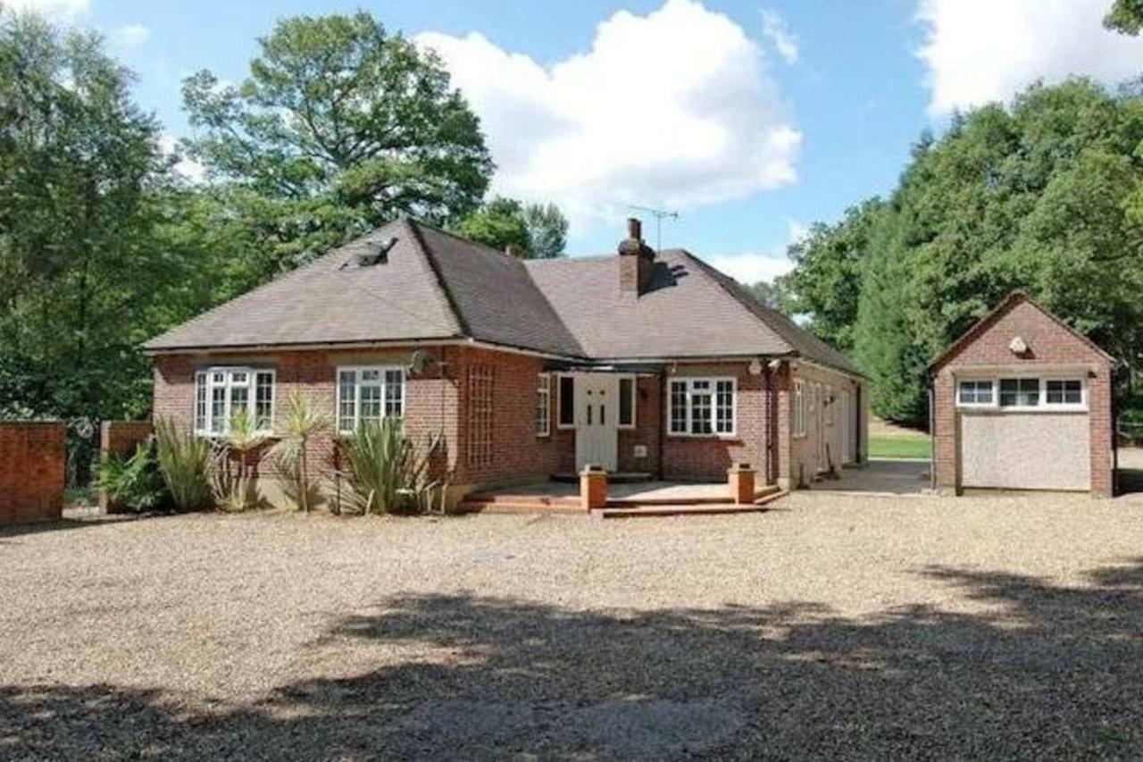 The Caduceus- Residence Chertsey Dış mekan fotoğraf